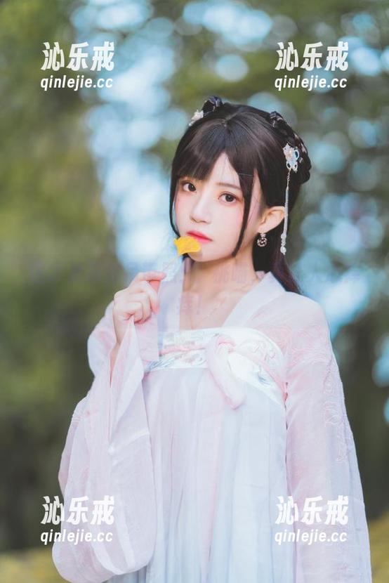 桜桃喵 这才是高清吊带照:桜桃喵,真让人心痒痒!