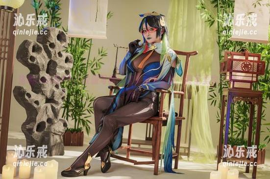洛璃LoLiSAMA校服写真：你有没有想过，教室里也能拍出大片？