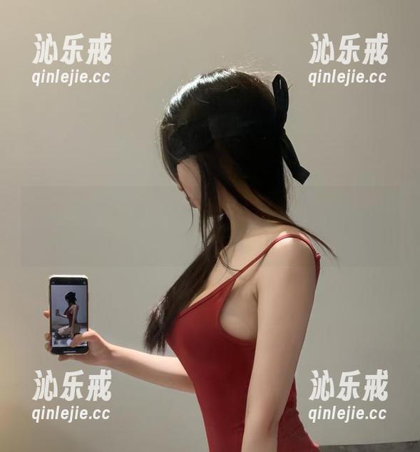 火龙果羊 微密圈 - 把火龙果羊的清纯写真设为壁纸,不如说是个美丽的错觉
