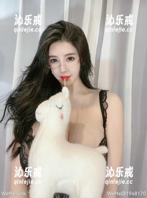 猪小七 微密圈 - 看猪小七居家写真:家里竟成了我的私人摄影棚?
