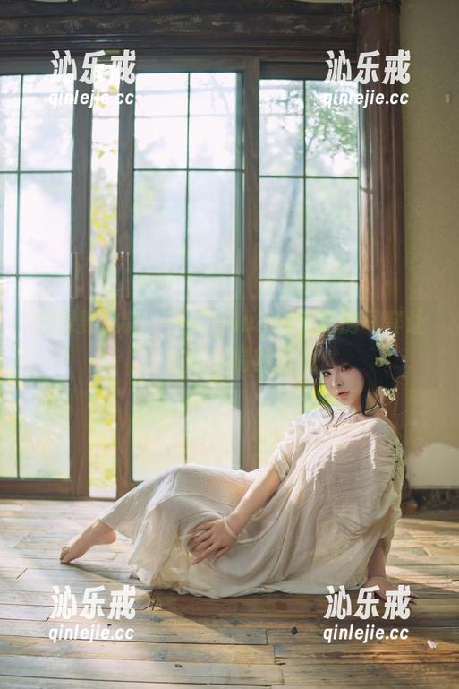 在绿野之森，玉汇yuuhui的私房写真让人想起小清新时代