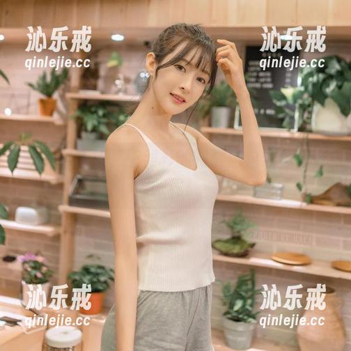 换一种思维，王羽杉的制服图包让你大开眼界！