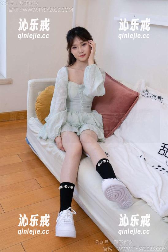 甜予摄影 - 璇璇的JK制服，无圣光提示：有些图，越简单越撩。