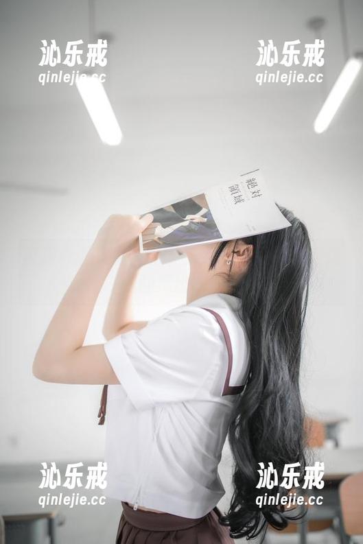 疯猫ss 疯猫ss的高清图册:泳装女神教你如何优雅翻滚出水面!