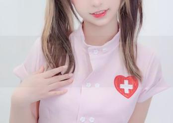 神乐坂真东的新企划,我在观察这兔女郎与钢管的原图,顺便分享个小秘密给你!