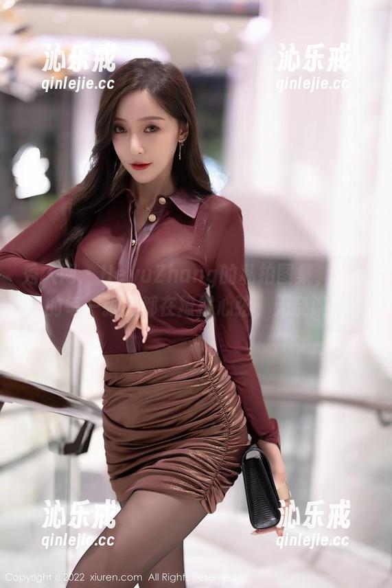 秀人网 - HeyuZhang的私拍图集，学姐的每一张图都在撩拨心弦，无奈诶！