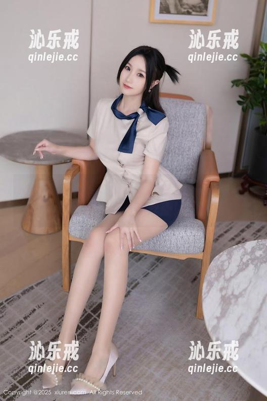 秀人网 - 圣诞才不仅仅是狂欢，Suki_baby的图集中藏着一丝撒娇的灵动。
