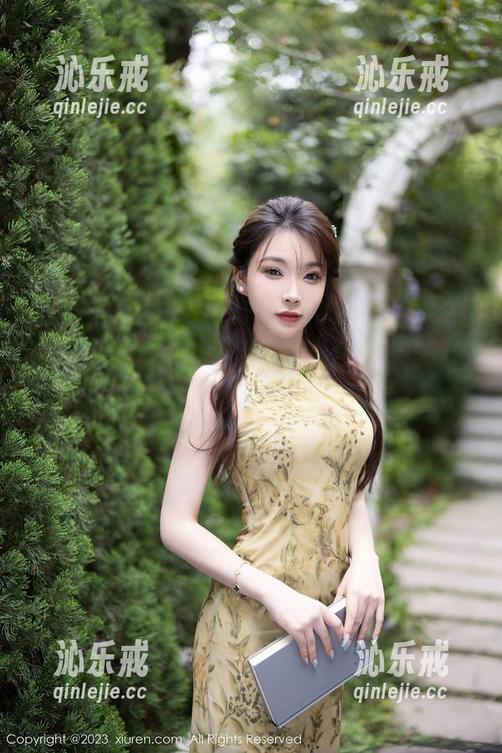 秀人网 - summer宝宝美图合集——透明的外衣，五彩的内心。