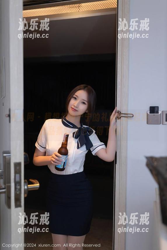 秀人网 - 超想把唐宁宁的礼服收藏起来，作品集好像也值得下载！