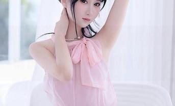 秀人网 - 眼镜套图分享，奶芙乔乔的挑战：谁能抵挡“看我的眼神”？