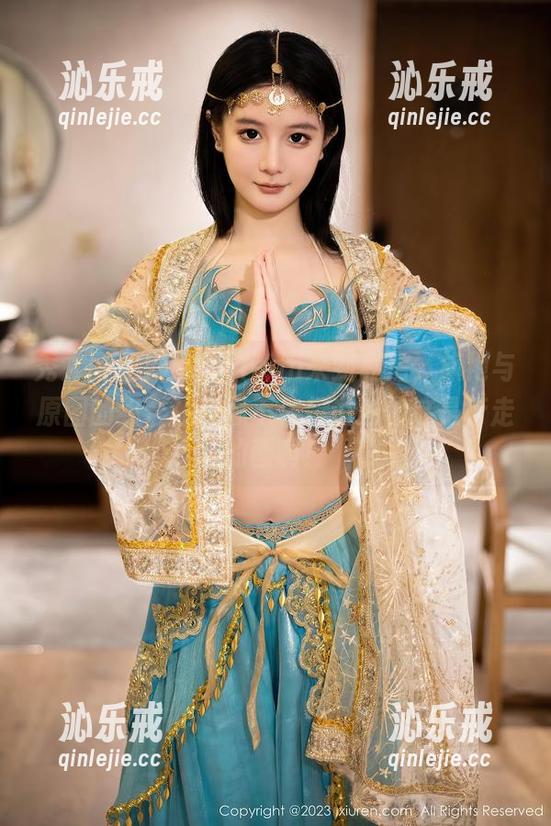 秀人网 - 安然maleah来到私房，旗袍与原图的组合让我忍不住想说：你这是行走的画啊！
