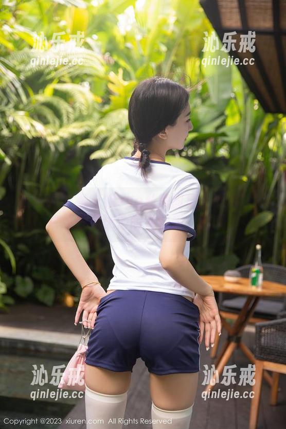 秀人网 - 戴允祺zoe私房图集：死库水不单单是游泳池的专利哦，嘿嘿。