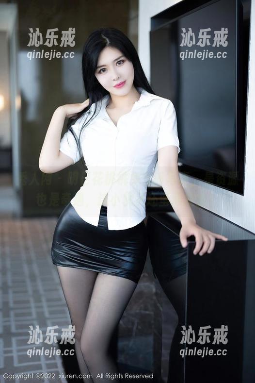 秀人网 - 明日花桃桃兔女郎写真，是资源也是奇遇，这小桃子还蛮顽皮的！