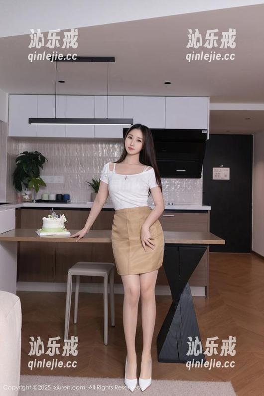 秀人网 - 是小逗逗的体操服：哇，这动作好像不止是练习啊？