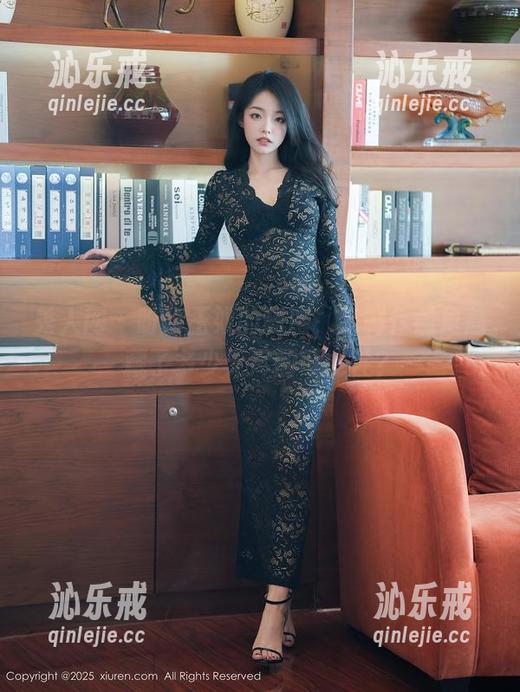 秀人网 - 盼盼玉奴的制服，定制作品里隐藏了多少无尽的可能性？