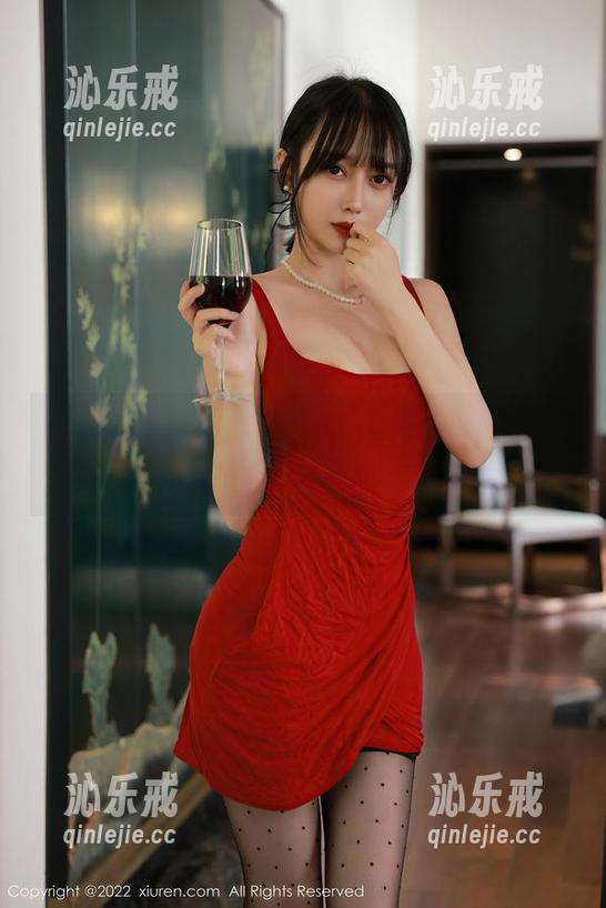 秀人网 - 完美吧！“私语baby”的高清作品里，高跟鞋再添一笔风情