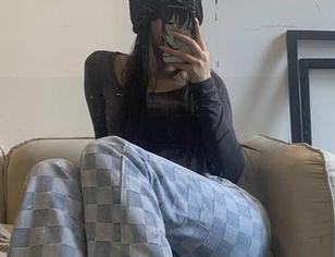 微密圈 - 无圣光，紫丝美腿，粉色的猪陈佩奇的写真让人想多看几眼。