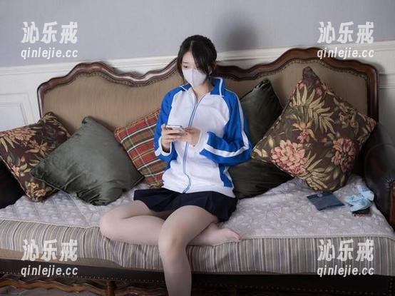 紧急企划 - 樱樱樱可教你最新美图的居家姿态：这不就是平常吗！