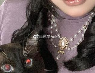 高清图包里的纯爱neko，连衣裙闪耀着魔法光辉，整个春天都在偷偷发光。