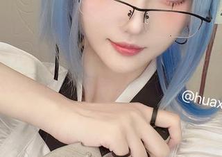 我发现花兮_honoka的眼镜，合适做壁纸？还是原图更有味道，重口味通通不怕。
