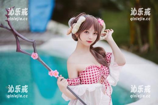 海边的花铃Hana，没用一点儿圣光，套图却透着一股自然的亲和力。