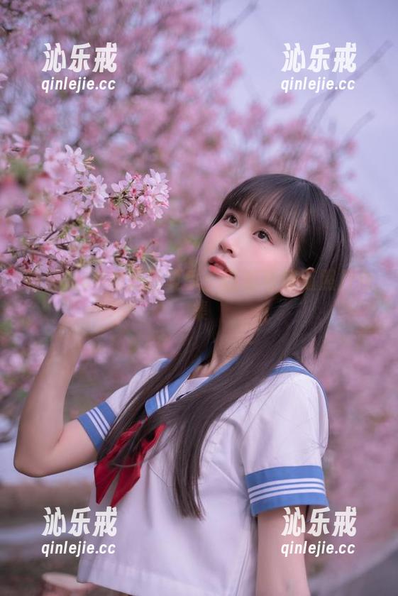 萌芽儿o0的清新夏季：西瓜与怪诞照片合集