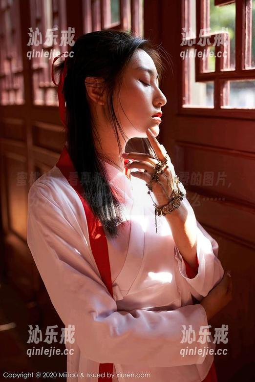 蜜桃社 - 看真希的体操服，免费的图片，分分秒秒我都在想这能算个什么……