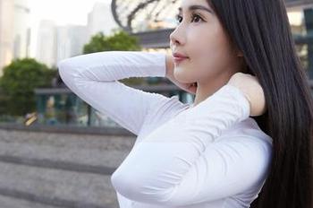 蜜桃社 - 陆萱萱Cecilia可爱写真，原图是否在暗示：请小心，心动会要命。