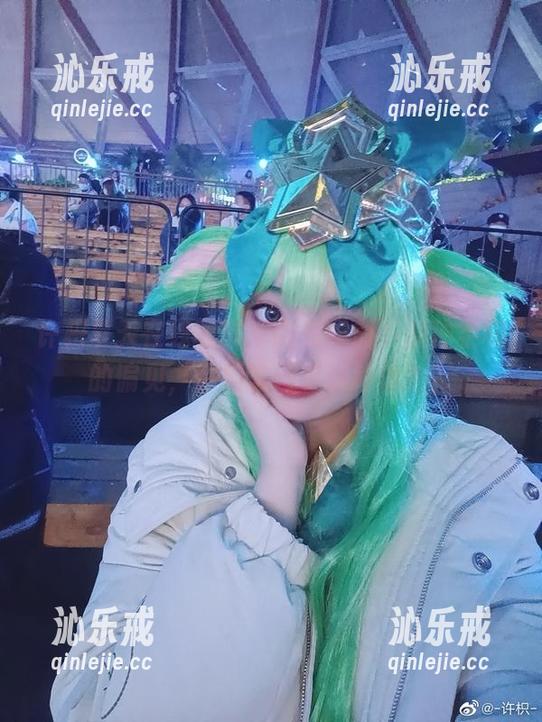 许枳 许枳夏天在线写真,阳光照射下那种柔和的偏见,你们谁还有这种体验?