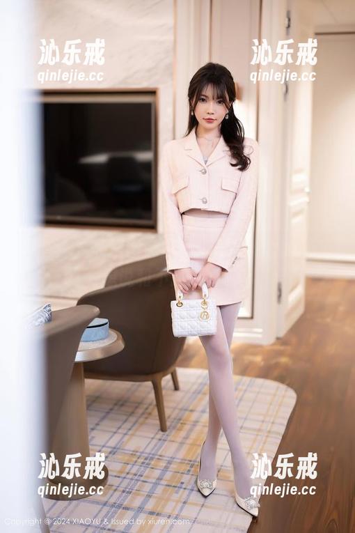 语画界 - 私房图包里的杨晨晨sugar双马尾，想说和不想说的事都有！