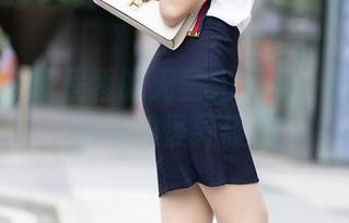 语画界 - 程程程的无圣光写真——吊带和丝袜的怪异碰撞