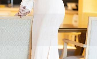 语画界 - 芝芝booty的黑丝私拍合集，真是让人不小心多看了几眼！