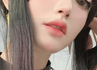 这次在天台，趴趴捣蛋陌的写真组合真有点意思