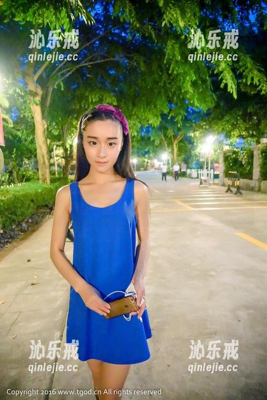 青豆客-土肥圆矮挫穷 青豆客 - 土肥圆矮挫穷的女王风范,图库中的一抹风情,下载无妨