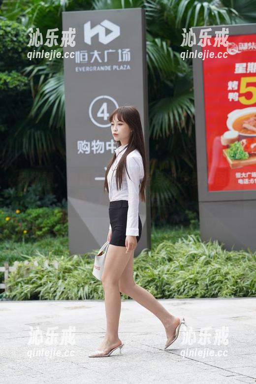 魔镜街拍 别犹豫,魔镜街拍的魔鬼身材免费套图送你,别说我没提醒!