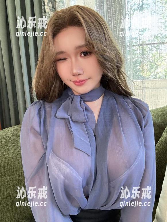 今天的分享是：麻花麻花酱的套图，加上天命之子赫葵特的饶舌定制！