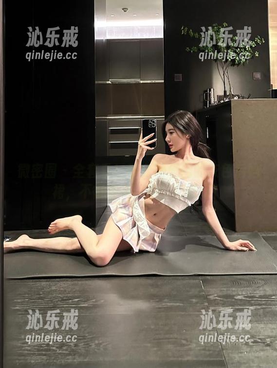 微密圈 - 全套看！黎允熙爱用的灰色后妈裙，不得不说，超带感的呀！